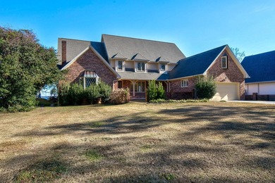 First time on the market, this exceptional custom-built - photo 3