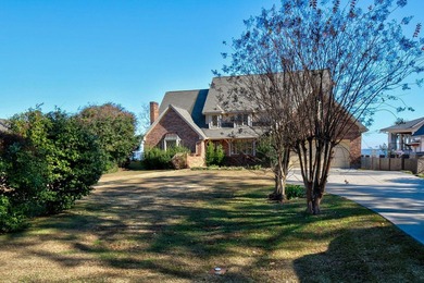 First time on the market, this exceptional custom-built - photo 4