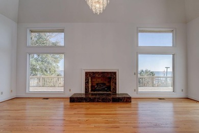 First time on the market, this exceptional custom-built - photo 9
