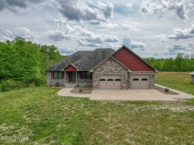 (private lake, pond, creek) Home For Sale in Hollow Rock Tennessee