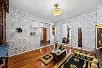 Welcome to this beautifully maintained detached single-family - photo 6