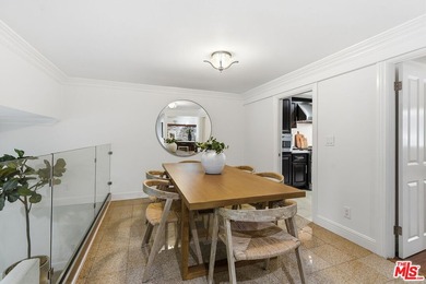 Stunningly renovated townhome overlooking a beautifully - photo 11