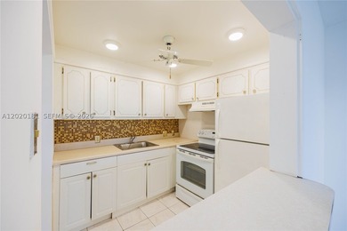 INVESTOR OPPORTUNITY! Tenant-occupied 1-bedroom, 1.5-bath condo - photo 12