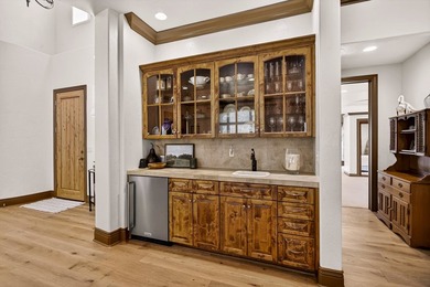 Welcome to this beautifully maintained 3-bedroom, 3-bathroom - photo 13