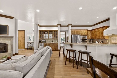 Welcome to this beautifully maintained 3-bedroom, 3-bathroom - photo 15