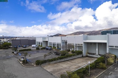 Price improvement! Prime location! This industrial warehouse - photo 24