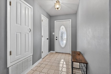 Spacious 3-bedroom, 2-bath home with over 2,000 sq ft in a - photo 6