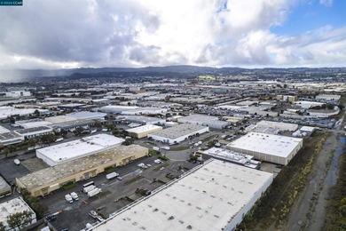 Price improvement! Prime location! This industrial warehouse - photo 27