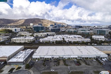 Price improvement! Prime location! This industrial warehouse - photo 28