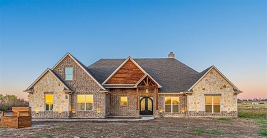 Lake Home For Sale in Decatur, Texas