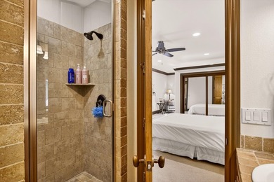 Welcome to this beautifully maintained 3-bedroom, 3-bathroom - photo 32