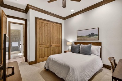 Welcome to this beautifully maintained 3-bedroom, 3-bathroom - photo 34