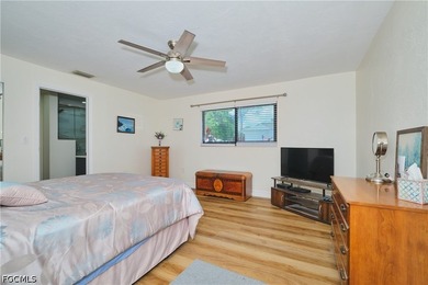 Welcome to this absolutely beautiful 4 bedroom, 3 1/2 bathroom - photo 14