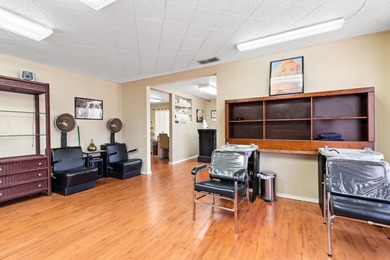 Very nice standalone commercial building near downtown Medford