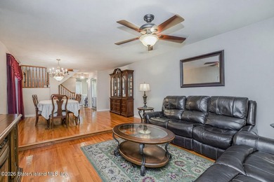 This meticulously maintained semi-attached home is ready to - photo 6