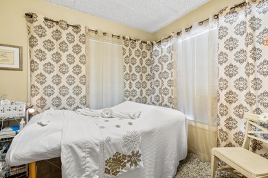 Very nice standalone commercial building near downtown Medford