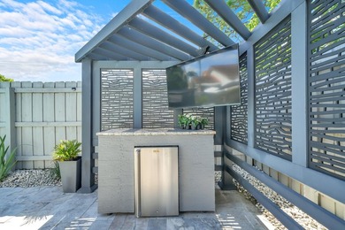 Welcome to this stunning 4-bedroom, 2-bathroom residence - photo 24