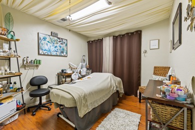 Very nice standalone commercial building near downtown Medford