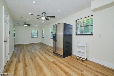 Welcome to this absolutely beautiful 4 bedroom, 3 1/2 bathroom - photo 26