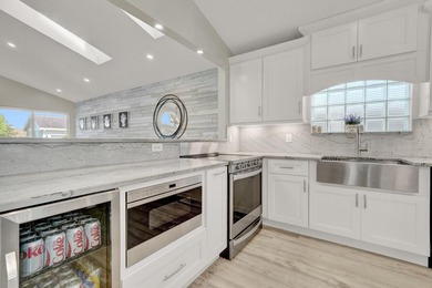 Welcome to this stunning 4-bedroom, 2-bathroom residence - photo 38