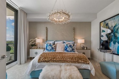 This luxury condominium in Historic Hyde Park offers the perfect - photo 4