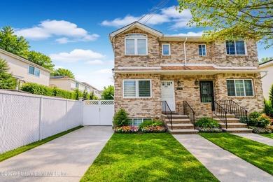Looking for a 3 bedroom, 4 bath beautiful, spacious, bright - photo 1