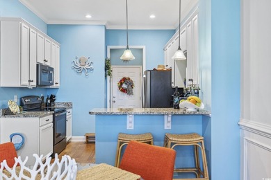 Beautiful townhome with GARAGE in the heart of Market Common - photo 12