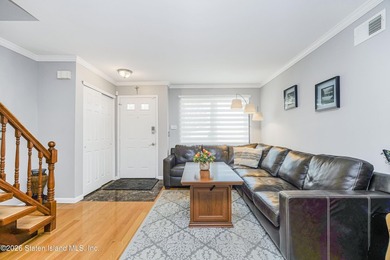 Looking for a 3 bedroom, 4 bath beautiful, spacious, bright - photo 3