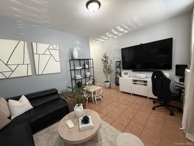 Prime mixed-use opportunity in the heart of Throggs Neck! - photo 14