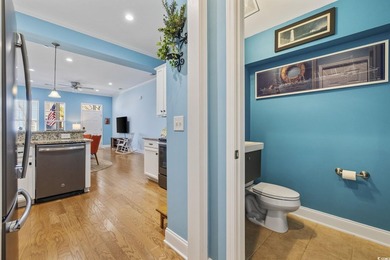 Beautiful townhome with GARAGE in the heart of Market Common - photo 16