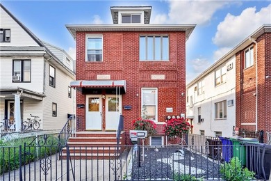 Welcome to this Beautifully Maintained, Fully Detached Solid - photo 1