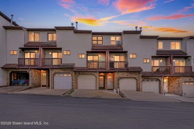 DONT MISS OUT ON THIS MOVE RIGHT IN 2 B/R TOWNHOME, KIT & D/R - photo 1