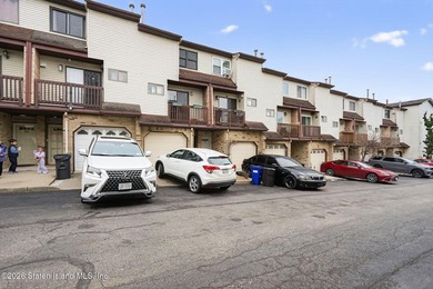 DONT MISS OUT ON THIS MOVE RIGHT IN 2 B/R TOWNHOME, KIT & D/R - photo 2