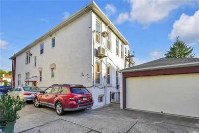 Welcome to this Beautifully Maintained, Fully Detached Solid - photo 4