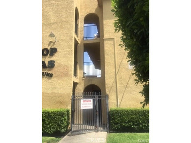 PRICED TO SELL! Charming 3 bedroom 2 bath condo home with - photo 4
