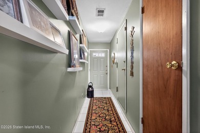 DONT MISS OUT ON THIS MOVE RIGHT IN 2 B/R TOWNHOME, KIT & D/R - photo 9