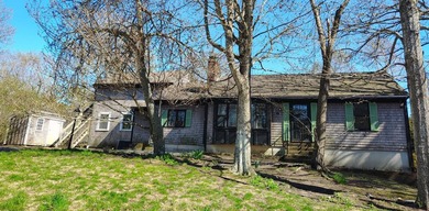This three bedroom, two full baths home located in a cul de sac - photo 1