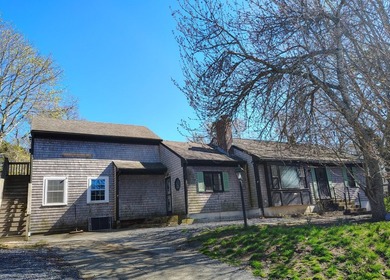 This three bedroom, two full baths home located in a cul de sac - photo 2