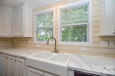 Welcome to your private retreat! Built in 2021, this 3-bedroom - photo 8