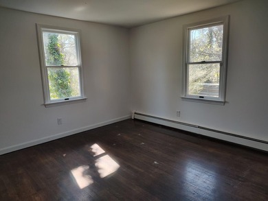 This three bedroom, two full baths home located in a cul de sac - photo 9