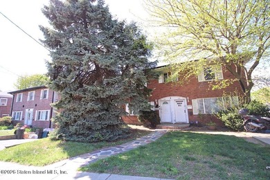 LOCATED IN SUNNYSIDE S.I. THIS IS A ONE FAMILY SEMI-ATTACHED - photo 3