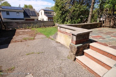 LOCATED IN SUNNYSIDE S.I. THIS IS A ONE FAMILY SEMI-ATTACHED - photo 4
