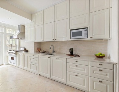 127 East 81st Street is a beautifully proportioned single-family - photo 4