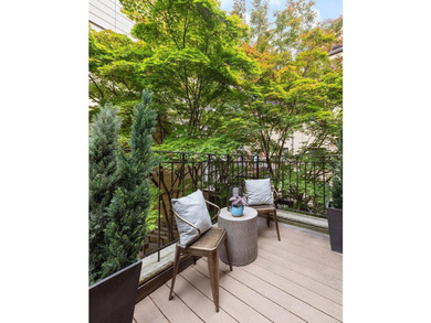 127 East 81st Street is a beautifully proportioned single-family - photo 10