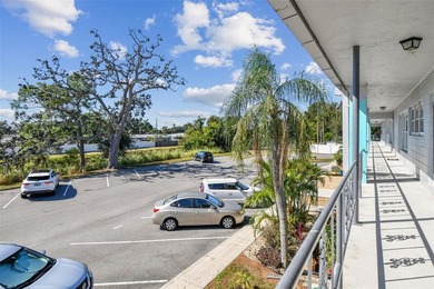 Welcome to easy, low-maintenance living in this beautifully - photo 3