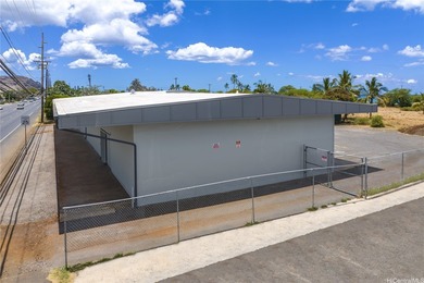 Fantastic opportunity to own a large 6,954 sq ft building with - photo 4