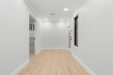 Welcome to 405 Nottingham Court, a hidden gem in the serene - photo 5