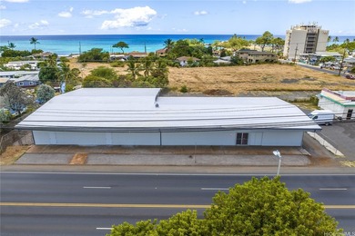 Fantastic opportunity to own a large 6,954 sq ft building with - photo 6