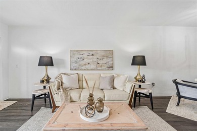 Welcome to easy, low-maintenance living in this beautifully - photo 8