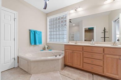 Move in ready, fully furnished-beach across the street. Perfect - photo 40